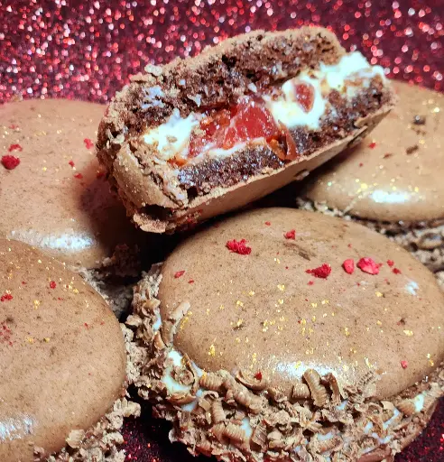 Black Forest Noel Macaron